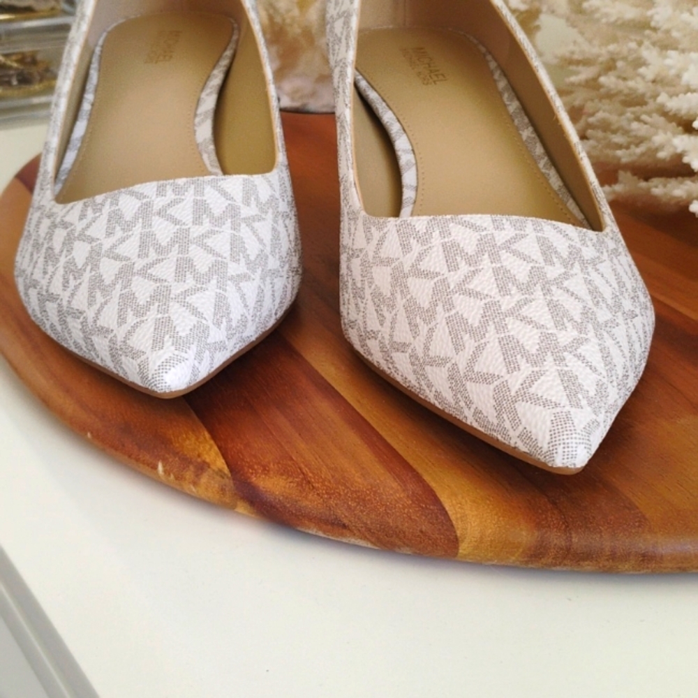 Michael Kors 🔥 NWT 🔥Alina Flex Kitten Pumps. Ivory Patterned Heels. Sz 9 - Picture 5 of 17